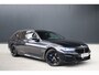 BMW 5-Serie Touring 530d M-Sport - Trekhaak - Pano - Laser - HUD - 360 Camera - Keyless - Sportstoelen - H&K - Fabrieksgarantie - Rijklaar