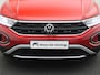 Volkswagen T-Roc 1.0TSI/110PK Life · Navigatie · Apple/Android Car Play · Parkeersensoren · Garantie tot september 2027 of 100000km.