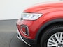 Volkswagen T-Roc 1.0TSI/110PK Life · Navigatie · Apple/Android Car Play · Parkeersensoren · Garantie tot september 2027 of 100000km.