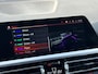 BMW 3-Serie 320i High Executive M-SPORT VOL! SCHUIFDAK l H/K l HUD l 360 l CARPLAY l DAB l M-PERF REMMEN l ORG.NL