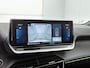 Peugeot e-2008 SUV EV GT Pack 50 kWh 136pk | Navigatie | Schuif-/kanteldak | Achteruitrijcamera | Stoelverwarming | Full Led koplampen | 3D Cockpit | Lederen sportstoelen | Keyless | Parkeersensoren v+a | Adaptieve Cruise Control | Dodehoeksensor | Apple Carplay / Android Auto | DAB+ radio | Donker getint glas | 18" lichtmetalen velgen |