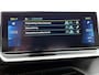 Peugeot e-2008 SUV EV GT Pack 50 kWh 136pk | Navigatie | Schuif-/kanteldak | Achteruitrijcamera | Stoelverwarming | Full Led koplampen | 3D Cockpit | Lederen sportstoelen | Keyless | Parkeersensoren v+a | Adaptieve Cruise Control | Dodehoeksensor | Apple Carplay / Android Auto | DAB+ radio | Donker getint glas | 18" lichtmetalen velgen |