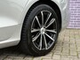 Volvo V60 2.0 T6 Plug-in hybrid AWD Plus Dark | 360° Camera | Stoel en stuurverwarming | Trekhaak | Adaptieve cruise control | Harman/Kardon audio | BLIS dodehoekdetectie |