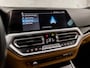 BMW 3-Serie Touring 320e High Executive 204Pk Automaat (APPLE CARPLAY, GROOT NAVI, COGNAC LEDER, TREKHAAK ELEKTRISCH, STOELVERWARMING, SPORTSTOELEN, CAMERA, GETINT GLAS, ELEK ACHTERKLEP, NIEUWSTAAT)