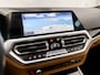 BMW 3-Serie Touring 320e High Executive 204Pk Automaat (APPLE CARPLAY, GROOT NAVI, COGNAC LEDER, TREKHAAK ELEKTRISCH, STOELVERWARMING, SPORTSTOELEN, CAMERA, GETINT GLAS, ELEK ACHTERKLEP, NIEUWSTAAT)