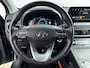 Hyundai Kona Electric EV Premium 64 kWh | Stoel verwarming en ventilatie | Navigatie en Apple Carplay Android auto | Stuurwiel verwarming | Soh 96,8% |