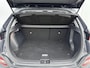 Hyundai Kona Electric EV Premium 64 kWh | Stoel verwarming en ventilatie | Navigatie en Apple Carplay Android auto | Stuurwiel verwarming | Soh 96,8% |
