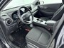 Hyundai Kona Electric EV Fashion 64 kWh | Dodehoek detectie | Parkeersensoren achter en Camera | Warmtepomp | Soh 96,6% |