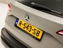 Skoda Karoq 1.5 TSI ACT Sportline 150Pk Automaat (APPLE CARPLAY, GROOT NAVI, CLIMATE, STOELVERWARMING, SPORTSTOELEN, ADAPTIVE CRUISE, KEYLESS, PARKEERSENSOREN, TREKHAAK, NIEUWSTAAT)