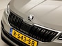 Skoda Karoq 1.5 TSI ACT Sportline 150Pk Automaat (APPLE CARPLAY, GROOT NAVI, CLIMATE, STOELVERWARMING, SPORTSTOELEN, ADAPTIVE CRUISE, KEYLESS, PARKEERSENSOREN, TREKHAAK, NIEUWSTAAT)