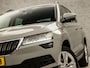 Skoda Karoq 1.5 TSI ACT Sportline 150Pk Automaat (APPLE CARPLAY, GROOT NAVI, CLIMATE, STOELVERWARMING, SPORTSTOELEN, ADAPTIVE CRUISE, KEYLESS, PARKEERSENSOREN, TREKHAAK, NIEUWSTAAT)