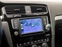 Volkswagen Golf Variant 1.2 TSI Sportline Automaat (APPLE CARPLAY, NAVIGATIE, CLIMATE, STOELVERWARMING, GETINT GLAS, SPORTSTOELEN, LM VELGEN, PARKEERSENSOREN, NIEUWE APK, NIEUWSTAAT)