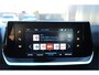 Peugeot 2008 Benzine 100 Pk Luxe Active uitvoering * Navigatie * Achteruitrij Camera * Climate & Cruise Control * L.M. Velgen * Dab Radio * Vingerhoets; Vierde Generatie Eersteklas Service, al meer dan 100 jaar.....