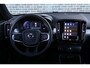 Volvo XC40 2.0 B4 Plus Dark | Trekhaak | Adaptive cruise control | 19" velgen | Voorruitverwarming | Dode hoek detectie BLIS | Harman Kardon audio |
