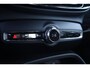 Volvo XC40 2.0 B4 Plus Dark | Trekhaak | Adaptive cruise control | 19" velgen | Voorruitverwarming | Dode hoek detectie BLIS | Harman Kardon audio |