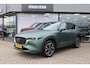 Mazda CX-5 2.0 e-SkyActiv-G M Hybrid 165 Exclusive-Line+Com.P , Automaat, Matte Metallic Pine Green gewrapped, Black Comfort Pack, Navi, Adap.Cruise, Clima, Apple Carplay, 360 Camera, PDC, HUD, Stuur/Stoelverwarming, 19" LMV