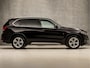 BMW X5 xDrive40e High Executive Sport 313Pk Automaat (PANORAMADAK, GROOT NAVI, HEAD-UP DISPLAY, MEMORY SEATS, ZWART HEMEL, HARMAN/KARDON, ADAPTIVE CRUISE, CAMERA, SFEERVERLICHTING, NIEUWSTAAT)