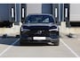 Volvo EX30 Single Motor Extended Range Ultra 69 kWh | Panoramisch dak | Visual Park Assist | Draadloze telefoonoplader | 22KW Boordlader | Verwarmbare voorstoelen | Verwarmbaar stuurwiel | 19 inch Lichtmetalen velgen | Warmtepomp | Alarm | Adaptive Cruise Control | Pilot Assist | Premium Audio by Harman Kardon | Elektrische achterklep | Extra getinte ramen | Blis | Google Maps | Google Assistant | Elektrisch verstelbare voorstoelen | Apple Carplay