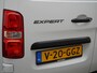 Peugeot Expert L2 145 pk | Navigatie | Achteruitrijcamera | Parkeersensoren Achter | Trekhaak | 2 Zitplaatsen Rechtsvoor | Zijschuifdeur Rechts | LED Dagrijverlichting | Airco | Cruise Control | Apple Carplay/Android Auto |
