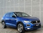 Volkswagen T-Roc 1.5 TSI 150PK DSG R-Line / Afneembare Trekhaak / Achteruitrijcamera / Stoelverwarming / Digitale Cockpit / App-Connect /  19"LMV P4