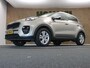 Kia Sportage 1.6 GDI DynamicLine - ORIGINEEL NEDERLANDSE AUTO - AFKOMSTIG VAN 2E EIGENAAR - COMPLETE ONDERHOUDSHISTORIE AANWEZIG - VASTE TREKHAAK - TREKGEWICHT 1400 KG - PARKEERSENSOREN ACHTER - CLIMATE CONTROL - 17 INCH LICHT METALEN VELGEN - NAVIGATIE - CRUISE CONTROL - CAMERA- PASSAGIERSSTOEL IN HOOGTE VERSTELBAAR