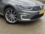 Volkswagen Passat 1.4 TSI GTE Connected Series Plus NL Auto/2e Eig./Voll.Historie/Navi/Clima/Adapt.Cruise/Schuif-Kanteldak/Apple CarPlay-Android Auto