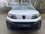 Peugeot e-Partner L2 50 kWh 136pk | 8 jaar garantie | NAVI | Multimedia | Apple Carplay | Android Auto | Achteruitrijcamera | Parkeersensoren voor en achter | Dode hoek detectie | Surround view | Licht- en regensensor | Mistlampen | Stuurwielbediening | Digital cockpit | Bestuurdersstoel comfort | Reservewiel |van €31.628 voor €30.295