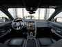 Jaguar E-Pace P300e AWD R-Dynamic SE | BTW-auto | Black Pack | 20'' Gloss Black | Panoramadak | 24 maanden Jaguar Approved