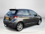 Toyota Yaris 1.3 VVT-i Dynamic | Navigatie | Trekhaak | Panoramadak | Cruise control | Licht metalen velgen |