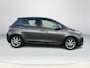 Toyota Yaris 1.3 VVT-i Dynamic | Navigatie | Trekhaak | Panoramadak | Cruise control | Licht metalen velgen |