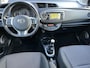 Toyota Yaris 1.3 VVT-i Dynamic | Navigatie | Trekhaak | Panoramadak | Cruise control | Licht metalen velgen |