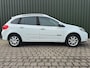 Renault Clio Estate 1.2-16V Authentique met Nieuwe APK