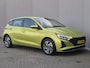 Hyundai i20 1.0 T-GDI Premium / Fabrieksgarantie tot 02-2029 / Dealer onderhouden / Allseason banden / Trekhaak afneembaar / Stuur-, Stoel en Achterbank verwarming / Trekgewicht 1110 kg / Achteruitrijcamera / Keyless Entry/Start /