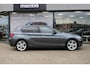 BMW 1-Serie 120i Sport Line 184PK , Trekhaak, Navi, PDC, Cruise, Bluetooth, LMV 18 Inch, Stoelverwarming
