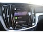 Volvo V60 T6 Plug-in hybrid AWD Plus Dark | Adaptive Cruise & Pilot Assist | Semi-Elektrische Trekhaak | Verwarmbare Voorruit | Premium Audio by Harman Kardon | 360-Camera | Stoel&Stuurverwarming |
