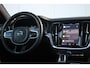 Volvo V60 T6 Plug-in hybrid AWD Plus Dark | Adaptive Cruise & Pilot Assist | Semi-Elektrische Trekhaak | Verwarmbare Voorruit | Premium Audio by Harman Kardon | 360-Camera | Stoel&Stuurverwarming |