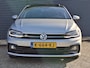 Volkswagen Polo 1.0 TSI Highline R-Line | Schuifdak | R-Line pakket | Navigatie | Parkeersensoren voor en achter | Mooie Lage Kilometerstand met NAP !!