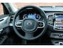 Volvo XC90 T8 Ultimate Dark | Verwarmbare voorstoelen | Massagefunctie voorstoelen | Verwarmbare achterbank | Premium Audio by Bowers & Wilkin | Panorama dak | Rondom zichtcamera | Luchtvering | 20 inch Lichtmetalen velgen | Semi elektrische trekhaak