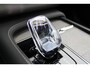 Volvo XC90 T8 Ultimate Dark | Verwarmbare voorstoelen | Massagefunctie voorstoelen | Verwarmbare achterbank | Premium Audio by Bowers & Wilkin | Panorama dak | Rondom zichtcamera | Luchtvering | 20 inch Lichtmetalen velgen | Semi elektrische trekhaak