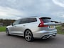 Volvo V60 2.0 T6 Twin Engine AWD R-Design Automaat / 1e Eigenaar / Harman-Kardon / Panoramadak / Trekhaak / Leder / Camera / LED /