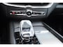 Volvo XC60 T6 350PK Automaat Plug-in hybrid AWD Plus Dark / Panoramadak / Harman Kardon / Luchtvering / 360 camera / Sport stoelen / 21'' velgen / NIEUWPRIJS EUR 81.500,-