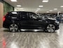 Volvo XC90 T8 AWD Recharge R-Design | Luchtvering | Trekhaak | 360° Camera | Head-Up Display | Harman Kardon | Schuifdak | Adaptieve Cruise Control | Standkachel met Volvo On Call App | Stoelverwarming voor+achter | Stuurwielverwarming | 22 Inch | Full LED Meesturen