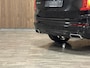 Volvo XC90 T8 AWD Recharge R-Design | Luchtvering | Trekhaak | 360° Camera | Head-Up Display | Harman Kardon | Schuifdak | Adaptieve Cruise Control | Standkachel met Volvo On Call App | Stoelverwarming voor+achter | Stuurwielverwarming | 22 Inch | Full LED Meesturen
