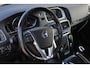 Volvo V40 Cross Country T4 Momentum | Navigatie | Cruise Control | Bluetooth Telefonie & Multimedia | Climate Control | Radio | Regensenor | Parkeersensor achter |