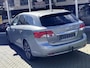 Toyota Avensis 1.8 VVT-i 147pk Dynamic Business | Trekhaak, Navigatie, Parkeersensoren, Camera, Cruise control, Half leer, Stoelverwarming