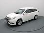 Mitsubishi Outlander 225pk PHEV Pure Camera | Climate | Cruise | Parkeersens. achter | Trekhaak