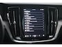 Volvo V60 2.0 T6 Plug-in hybrid AWD Plus Dark | Stoelverwarming voor + achter| Stuurwielverwarming| Keyless Entry| Verwarmbare voorruit| Harman Kardon audiosysteem| Semi- elektrisch inklapbare trekhaak|