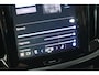 Volvo V60 2.0 T6 Plug-in hybrid AWD Plus Dark | Stoelverwarming voor + achter| Stuurwielverwarming| Keyless Entry| Verwarmbare voorruit| Harman Kardon audiosysteem| Semi- elektrisch inklapbare trekhaak|