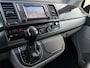Volkswagen Transporter 2.0 TDI L2H1 DC Highline Automaat ✓5 persoons ✓Rijklaarprijs ✓Full LED ✓Vol Leder ✓Navigatie ✓Parkeersensoren ✓Trekhaak ✓Lichtmetaal