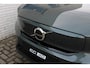 Volvo EC40 Single Motor Extended Range Plus 82 kWh | Demo Deal | Panoramadak | Verwarmbare voorstoelen&stuurwiel | Premium audio by Harman Kardon | Adaptieve Cruise Control | Keyless | Draadloze Telefoonlader | Warmtepomp |